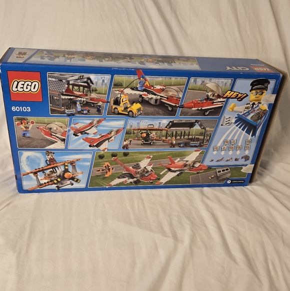 LEGO City Airport Air Show Set - Red and White - Picture 4 of 14